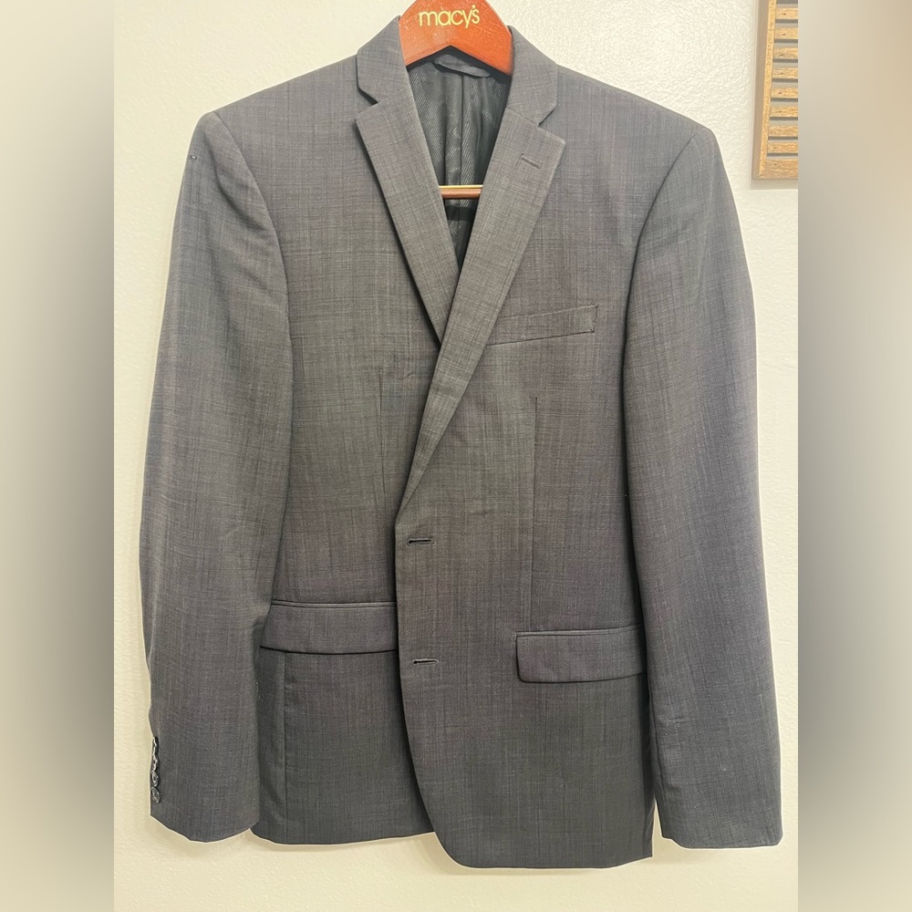Bar III Men's Wool Suit Coat and Vest Grey Charcoal 40R.